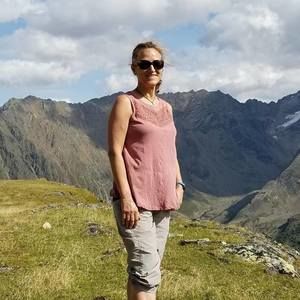 Meet your Posher, Angela